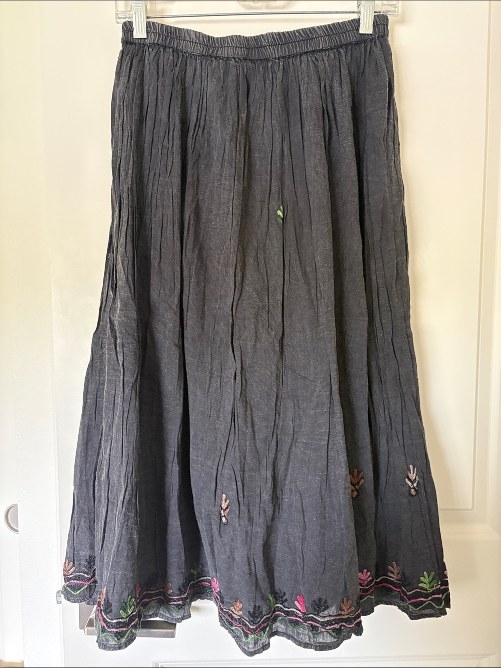 Young Threads Black Embroidered A-Line Cotton Skirt - Picture 3 of 3